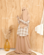 OMERA Plaid Skirt set | Beige