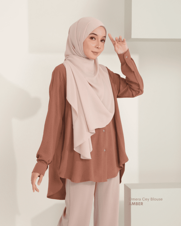 OMERA Cey Blouse | Amber