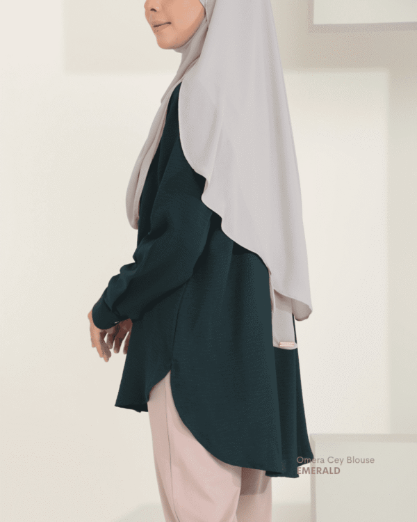 OMERA Cey Blouse | Emerald