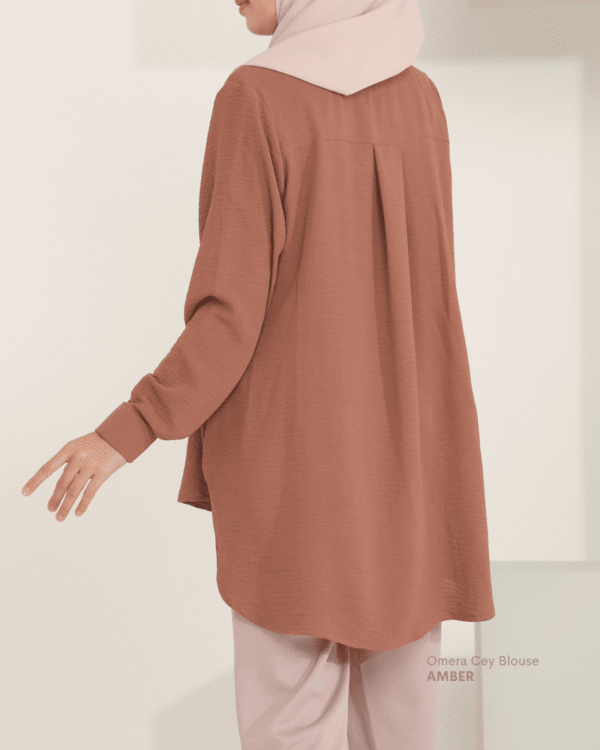 OMERA Cey Blouse | Amber