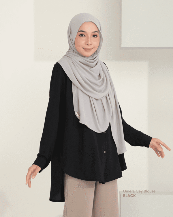 OMERA Cey Blouse | Black