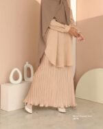 BELLA Pleated Skirt | Latte