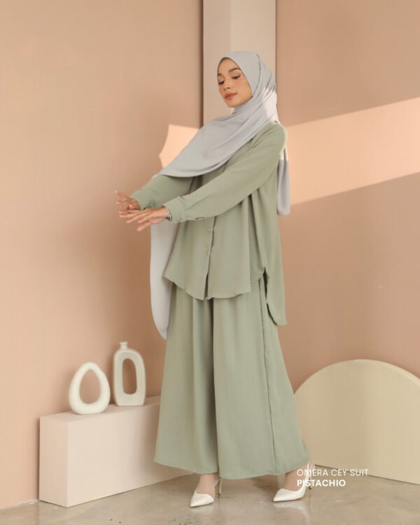 OMERA Cey Suit | Pistachio