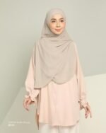 OMERA Ruffled Blouse | Beige