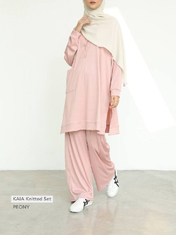 KAIA Knitted Set | Peony